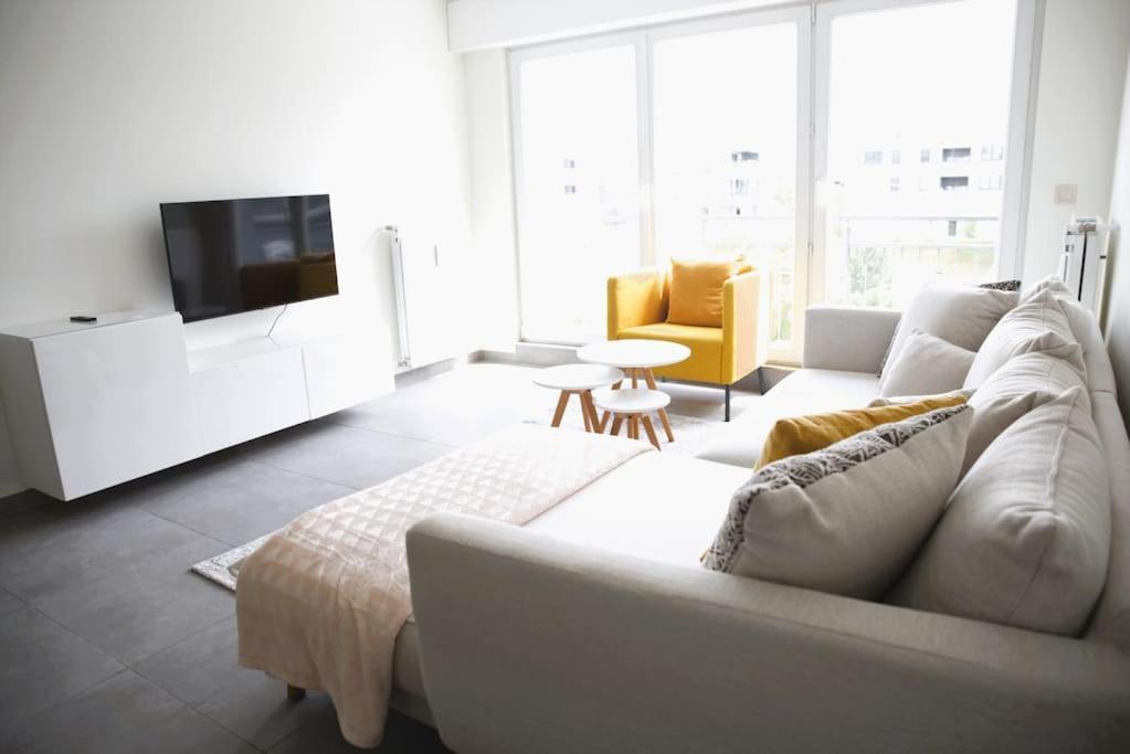 Charming Modern 2 Bedroom Apartment Alzingen ภายนอก รูปภาพ
