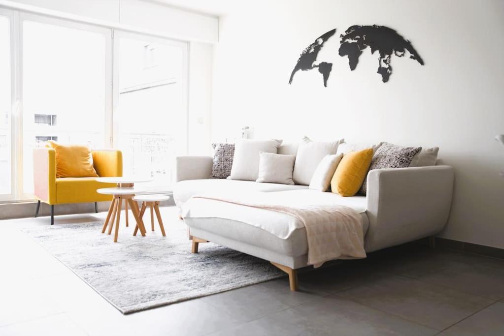 Charming Modern 2 Bedroom Apartment Alzingen ภายนอก รูปภาพ