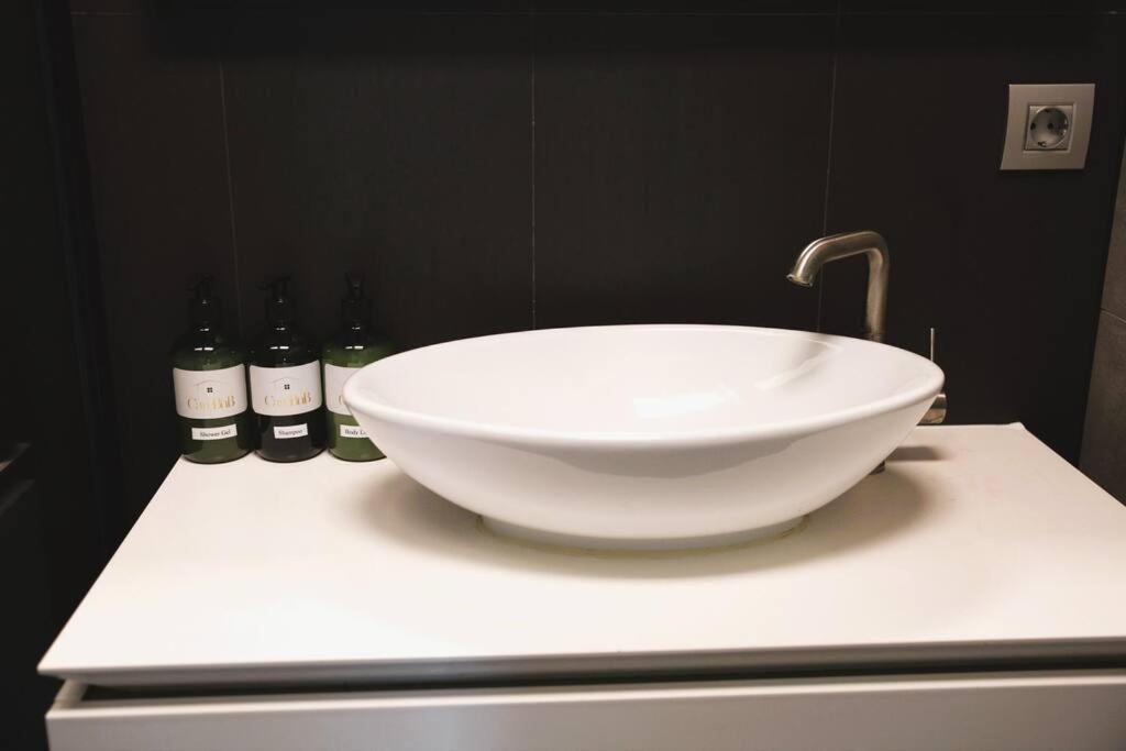Charming Modern 2 Bedroom Apartment Alzingen ภายนอก รูปภาพ
