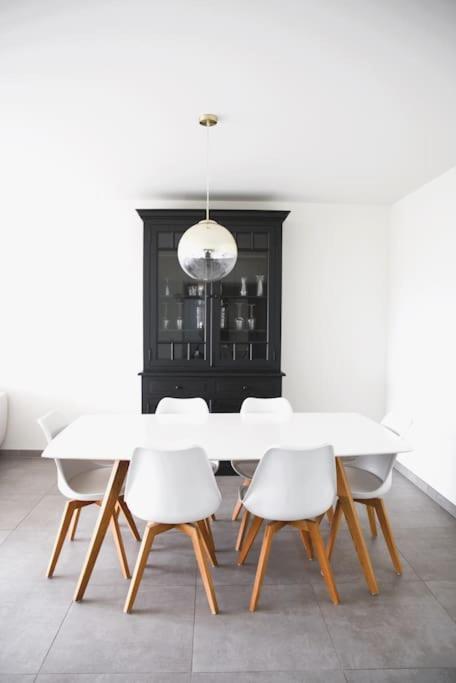 Charming Modern 2 Bedroom Apartment Alzingen ภายนอก รูปภาพ